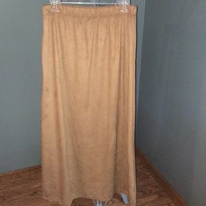 New without tags maxi skirt.